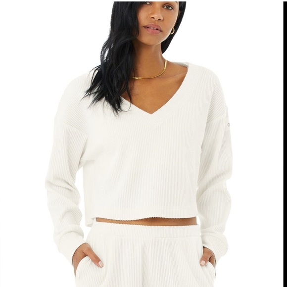 NWT Alo Yoga Muse set - Picture 2 of 4